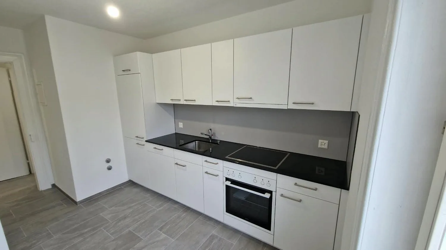 Premier occupation après rénovation totale, appartement 4 pièces moderne avec balcon