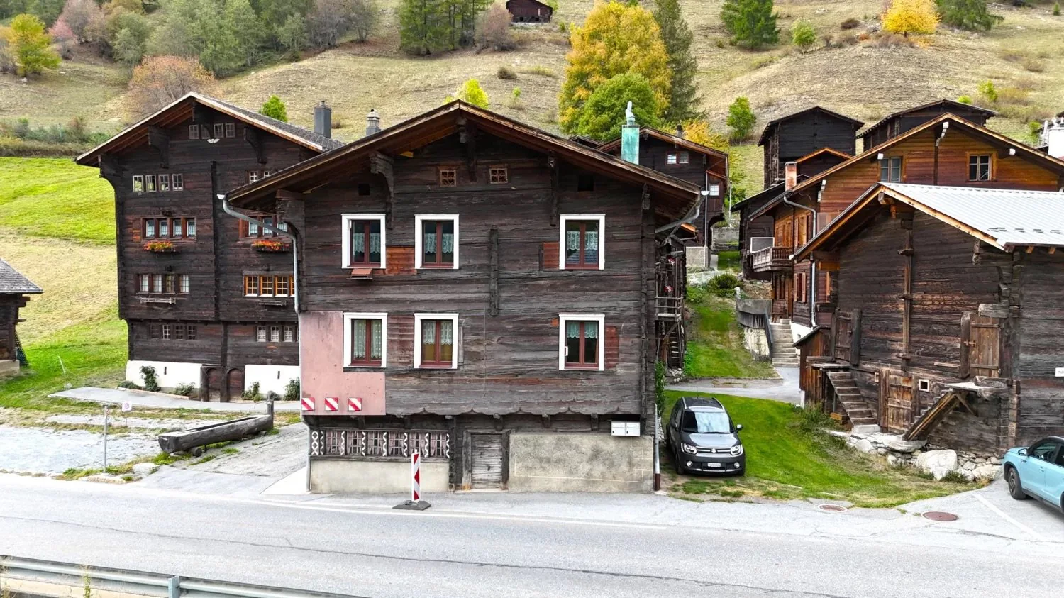 Traditionelles Walliserhaus mit Charme und Potenzial