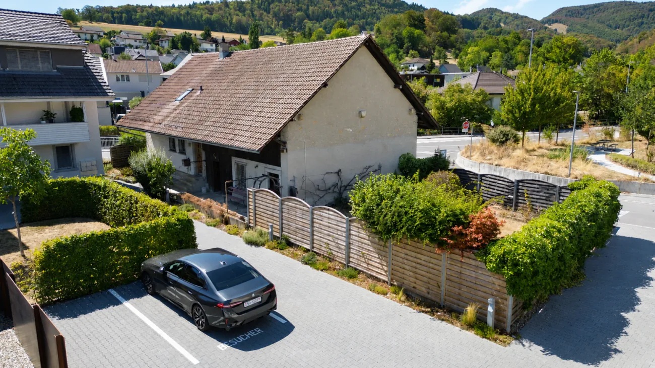 Detached spacious wonder with large extension and enormous potential