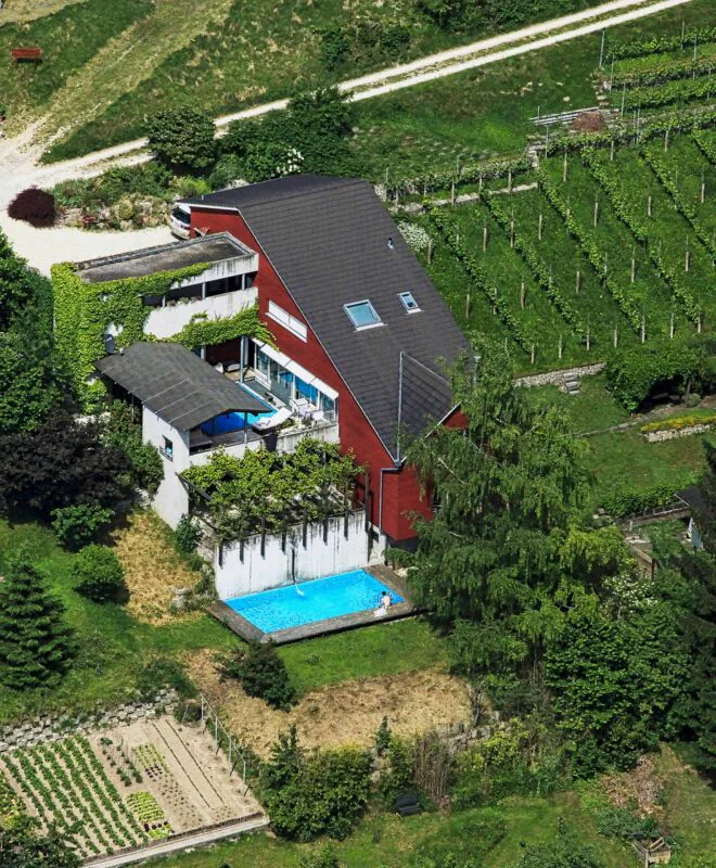Casa di architetto con piscina, vista panoramica e privacy