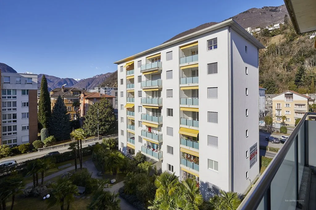 Appartement lumineux 3.5 pièces immergé dans le verdure au cœur de Locarno