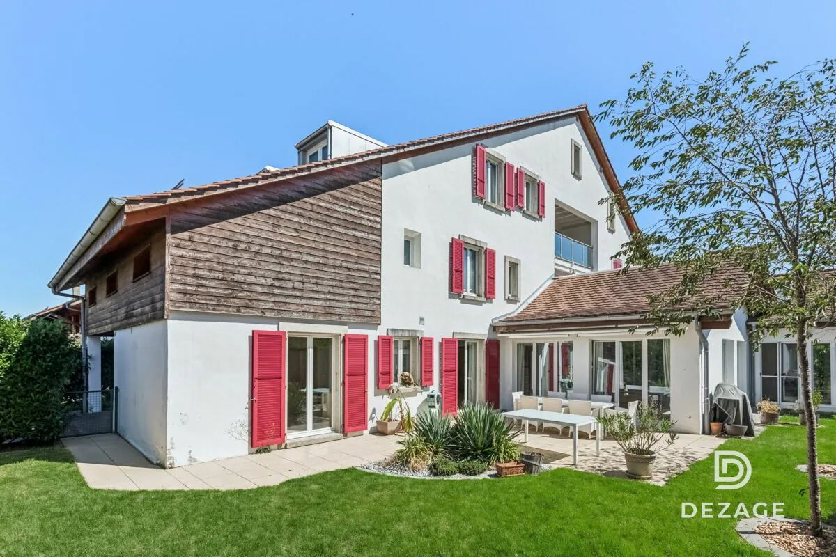 Exceptional village house with wellness space in Pomy