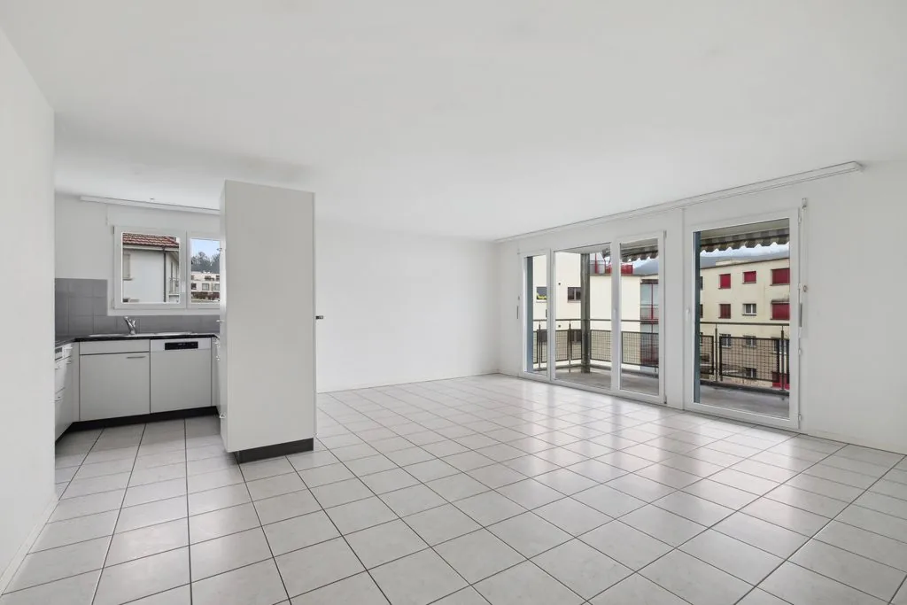 Bright apartment with large balcony and evening sun
