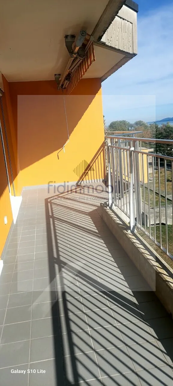 Beautiful fully renovated apartment, bright and pleasant to live in.
