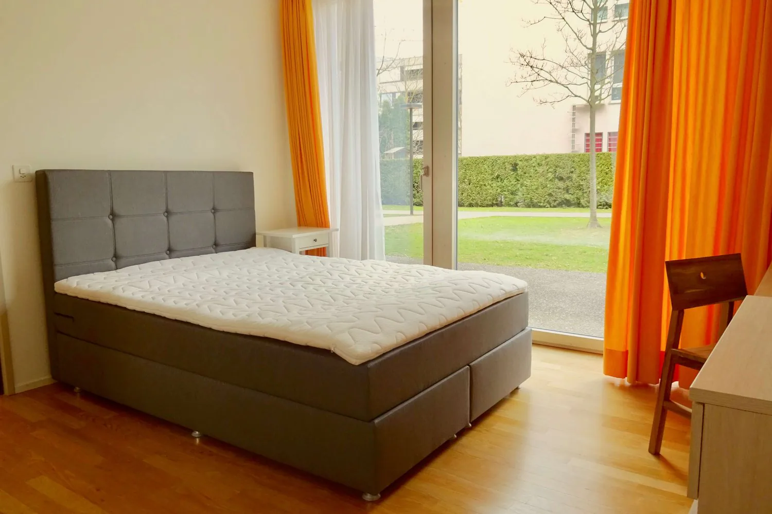 Stilvoll möbliertes Community Studio in Zürich Seebach
