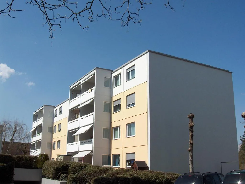 Appartamento di 5 locali luminoso al 2° piano nel centro di Volketswil