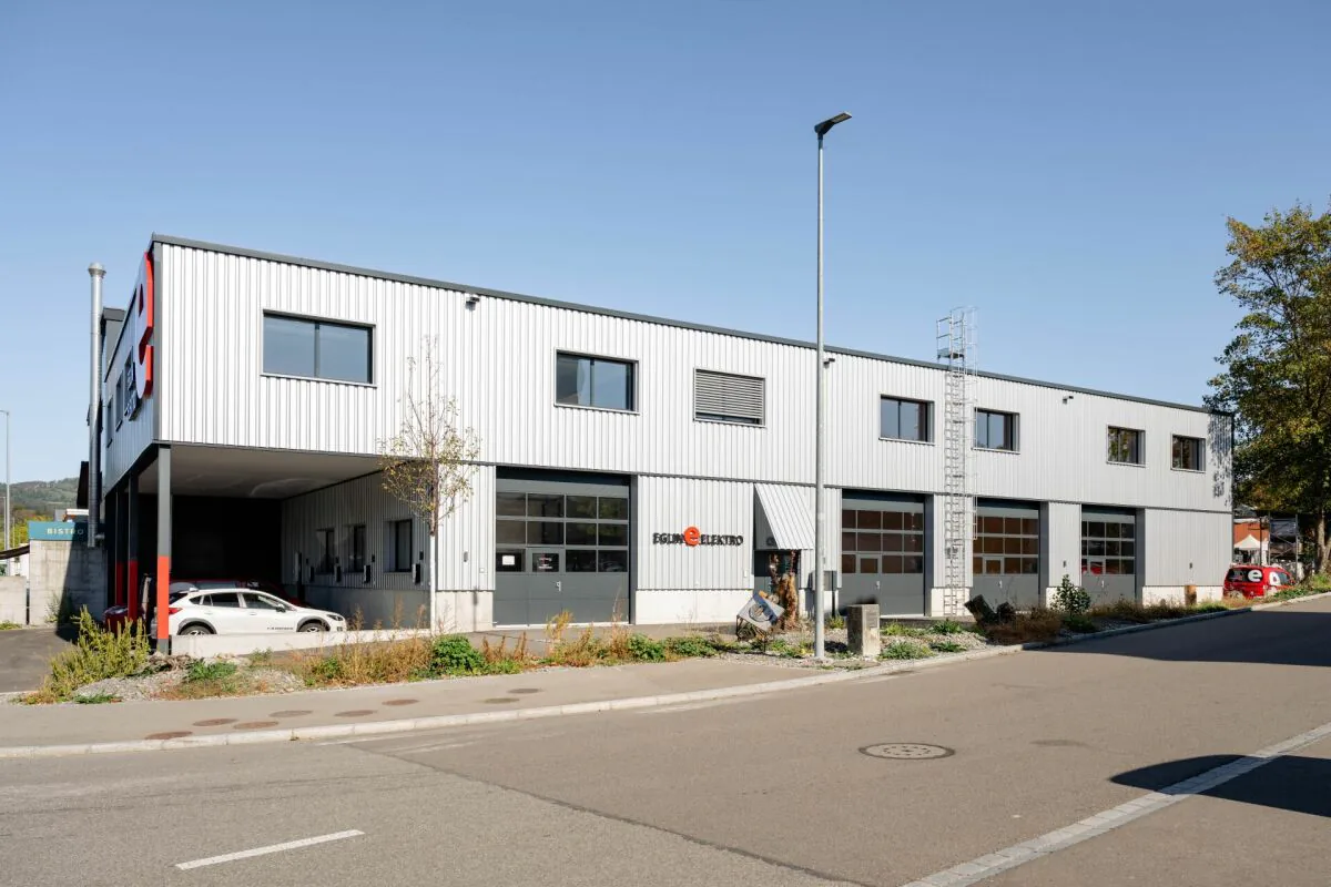 Nachhaltige Edelrohbau-Boxen mit Autobahnanbindung - für Büro, Workshop & mehr