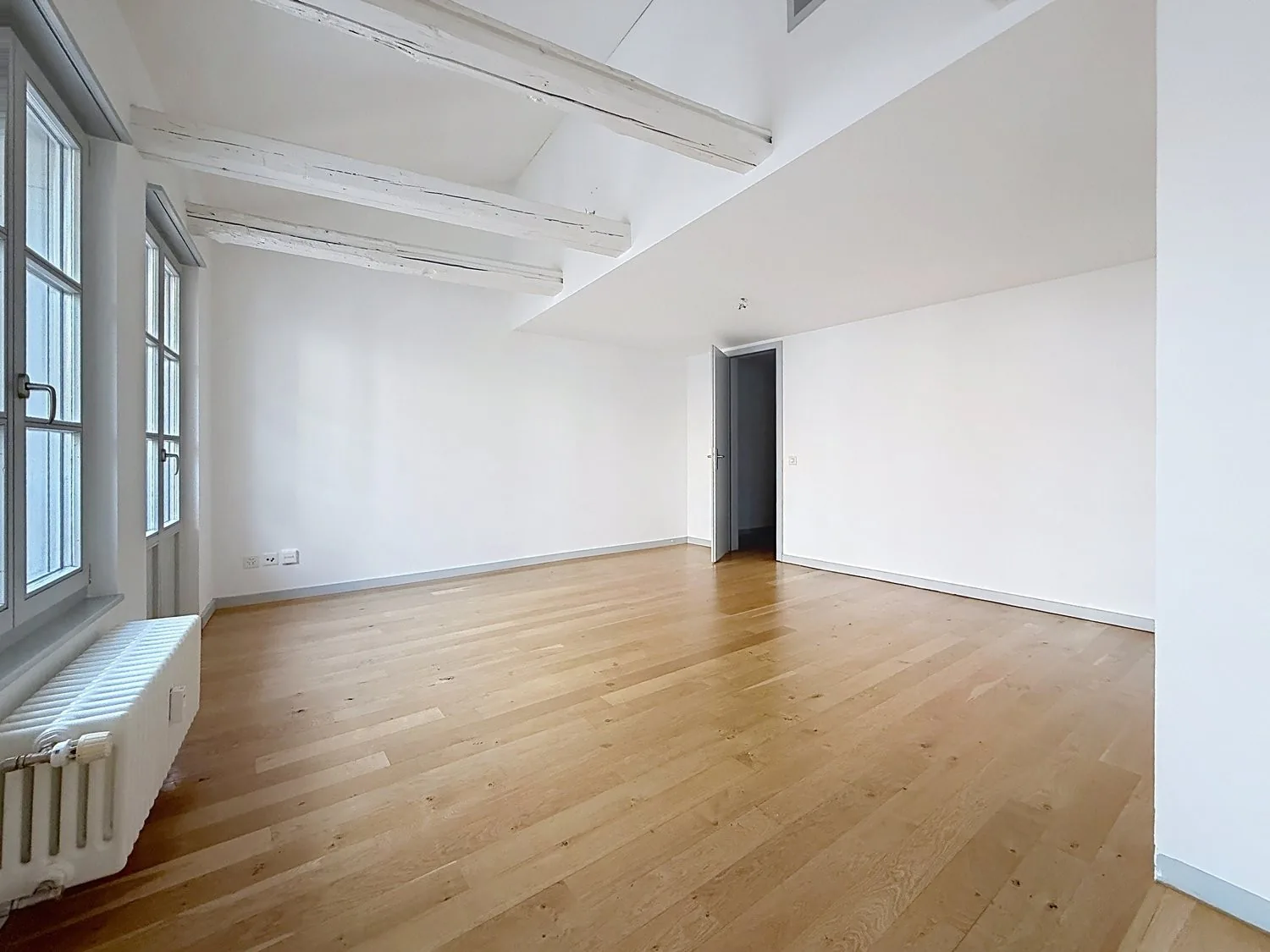 CHARMANT APPARTEMENT TRES BIEN SITUE ET AVEC CACHET