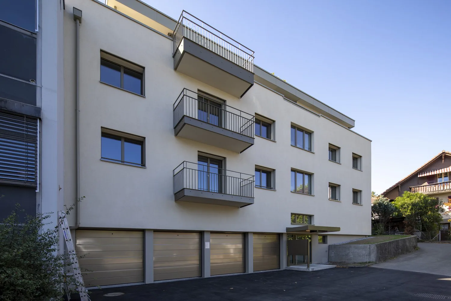 Erstbezug von moderner 3.5-Zimmer-Wohnung mit grosszügigem Balkon!