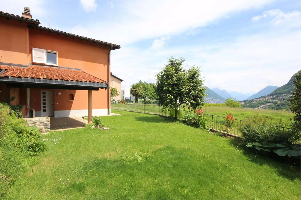 MONTAGNOLA: MAISON UNIFAMILIALE AVEC VUE DEGAGEE