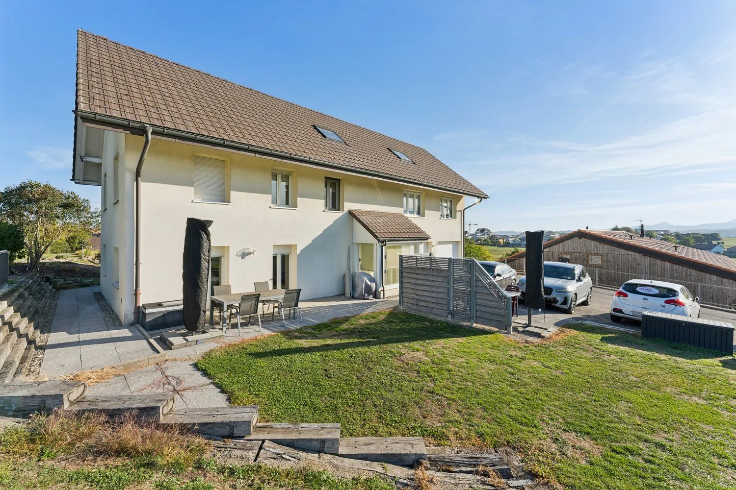 Belle maison à 2 logements avec vue dégagée