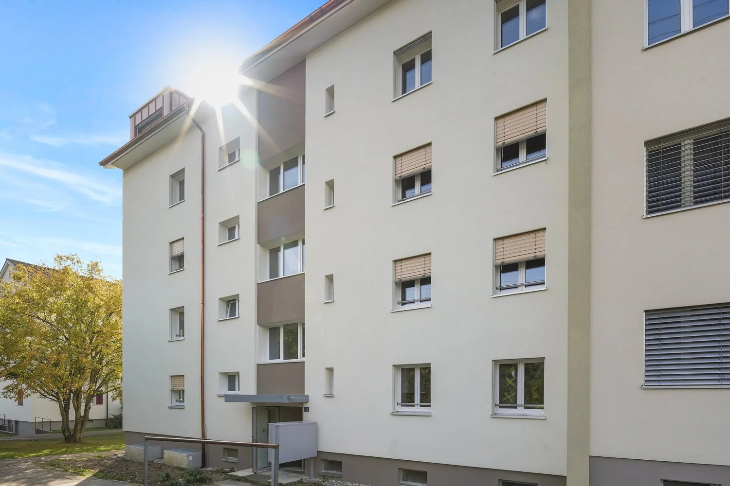Renovated 2-room apartment with balcony