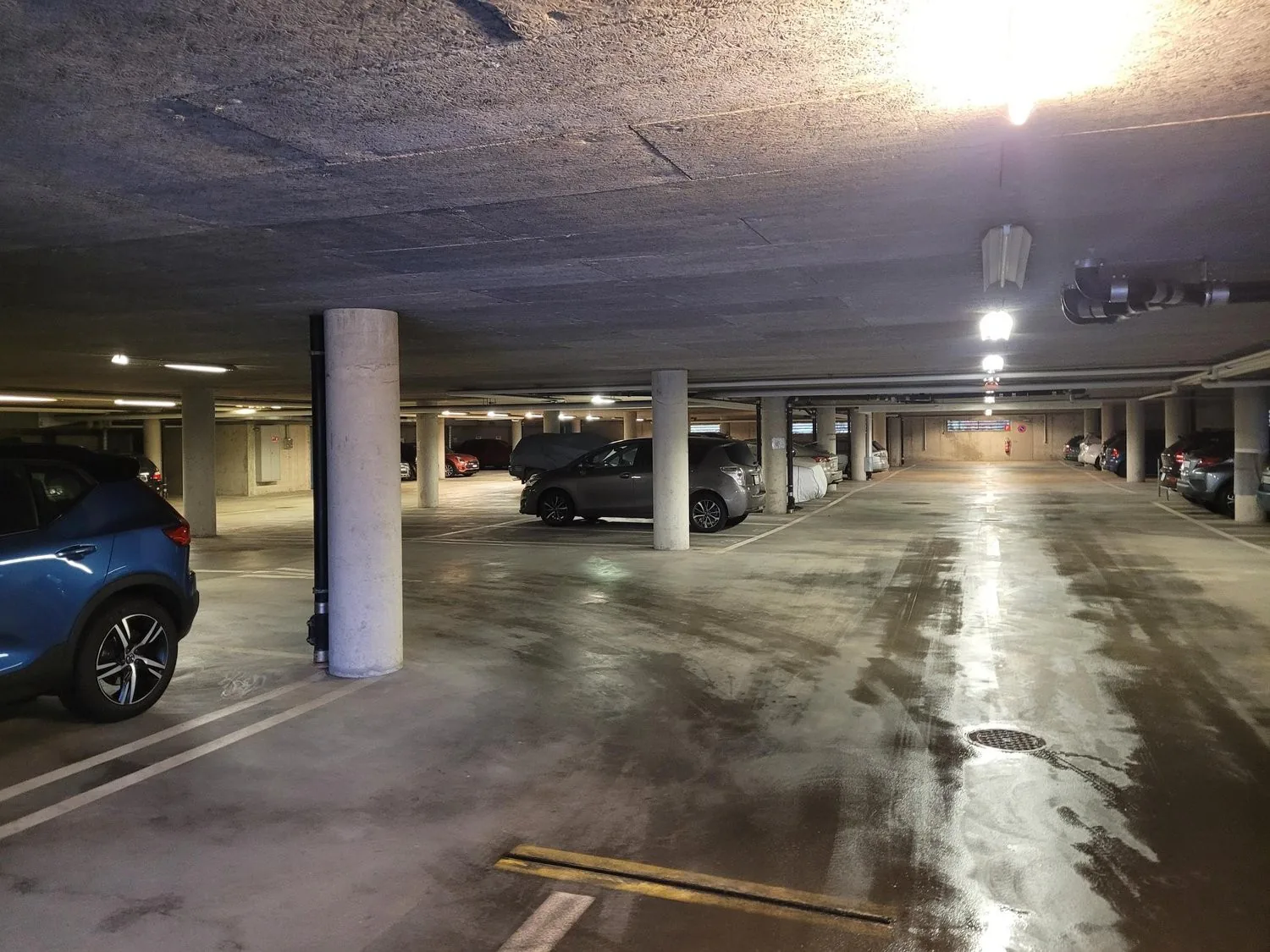 Innenmotorradplätze zu vermieten!