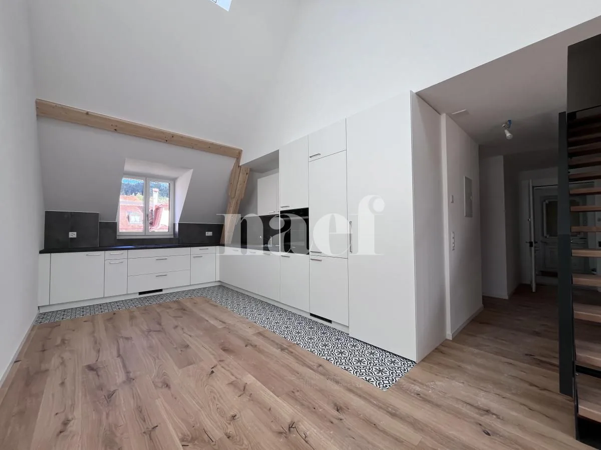 Bel duplex di 4,5 locali al 4° piano Ovest