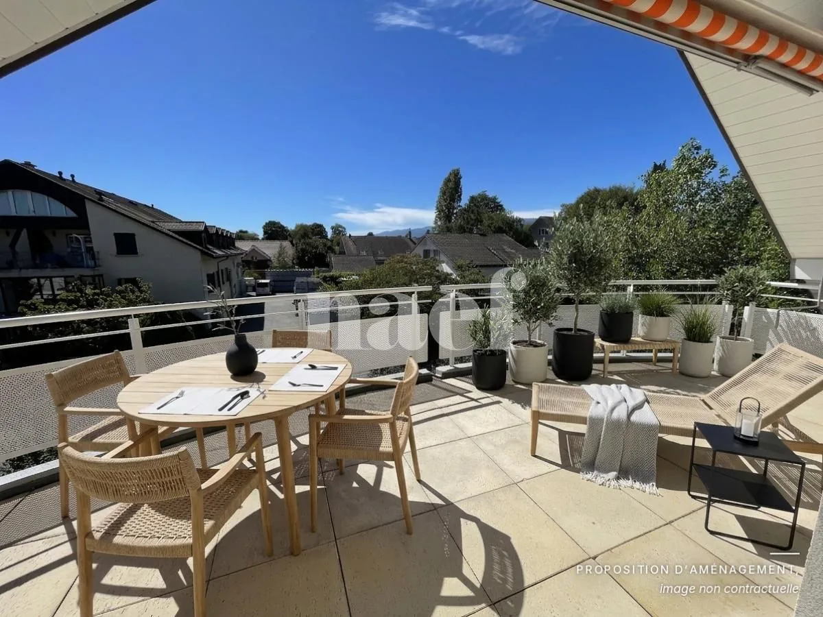 Au centre du village- Bel appartement de 5.5 pièces dans les combles avec cheminée et grand balcon