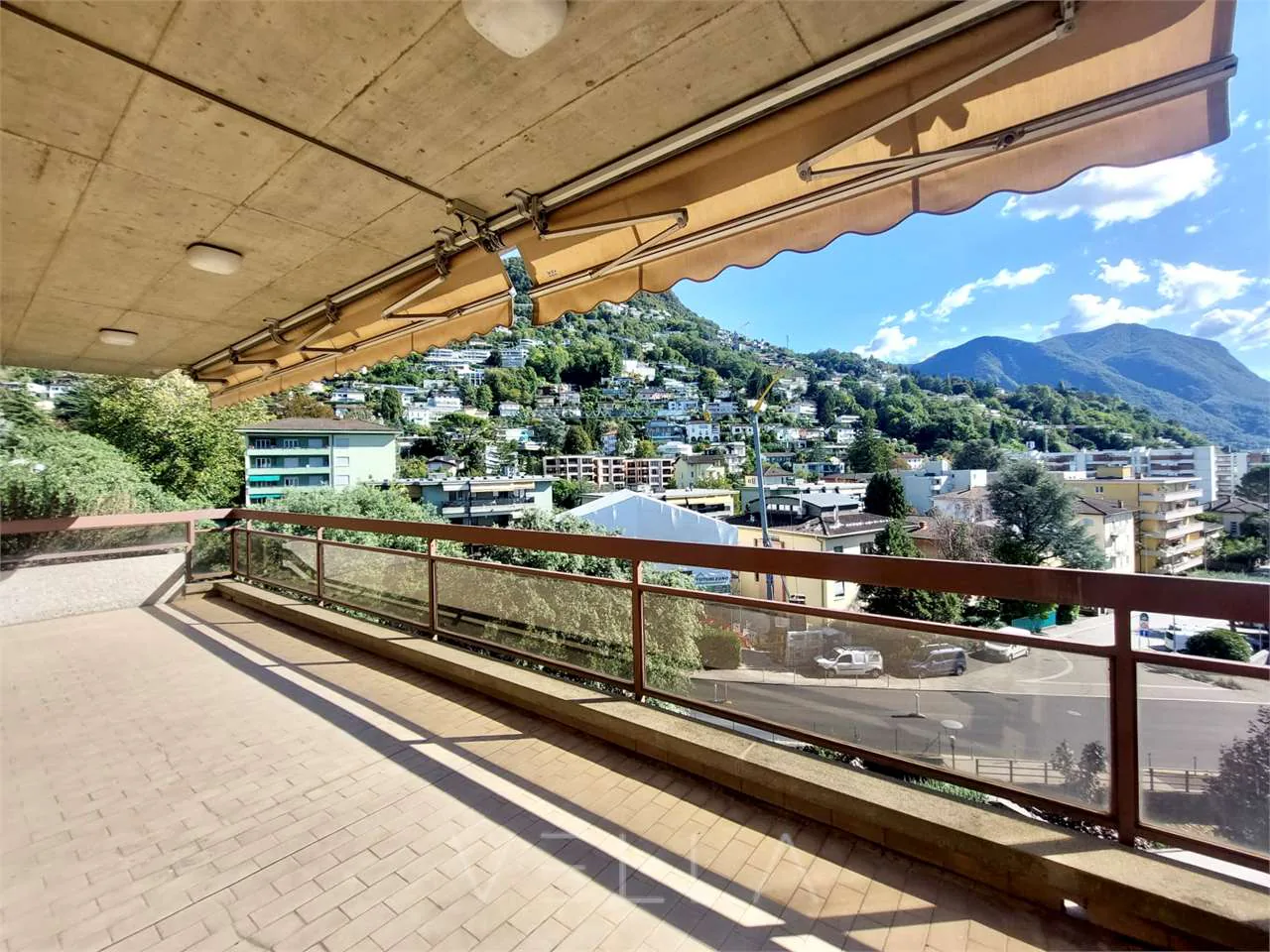 Spacious 4.5-room apartment on the 5th floor with terrace, open view and great potential