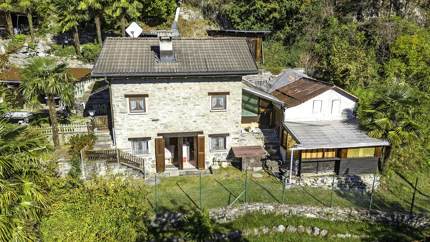 Rückzugsort im Tessin - Renoviertes Ferienhaus, mit Garten und Parkplatz