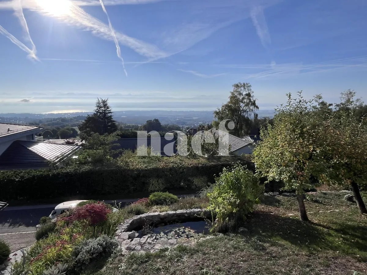 Belle maison individuelle d'env. 180m2 de 6.5 pièces avec jardin jacuzzi et vue lac
