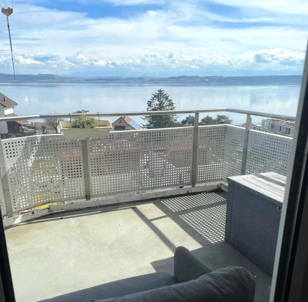 Schönes Apartment mit Blick auf den Neuenburgersee