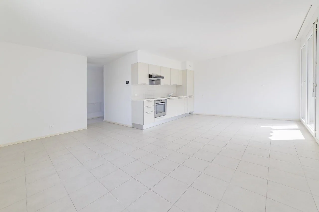 Chiasso – Luminoso appartamento di 2.5 locali con balcone e posteggio in autorimessa