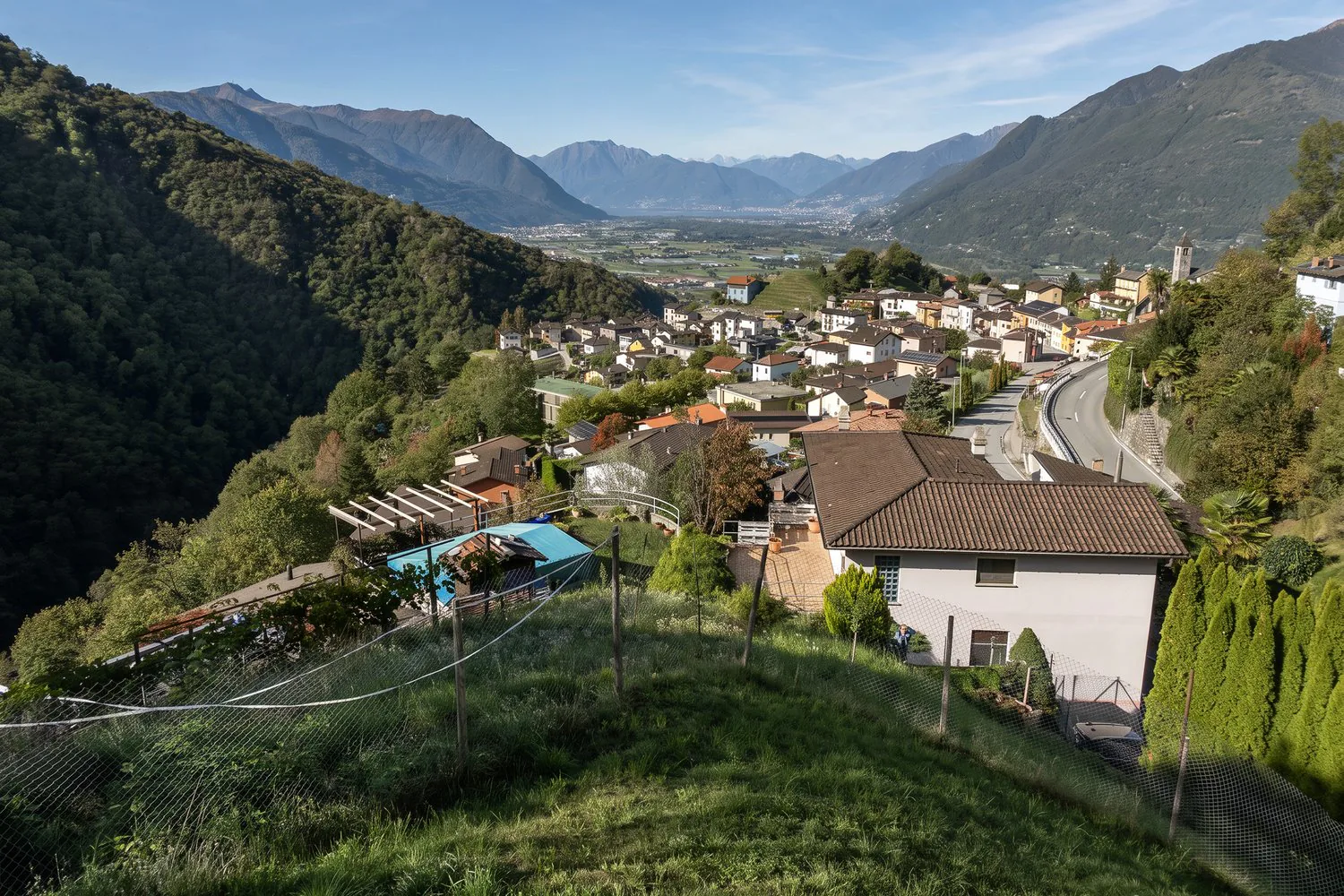 Construisez votre maison dans un emplacement panoramique et bien desservi
