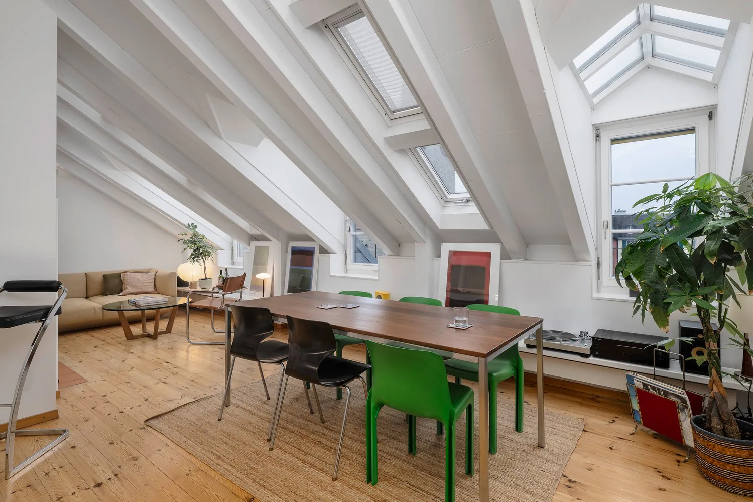 Maisonette apartment with roof terrace