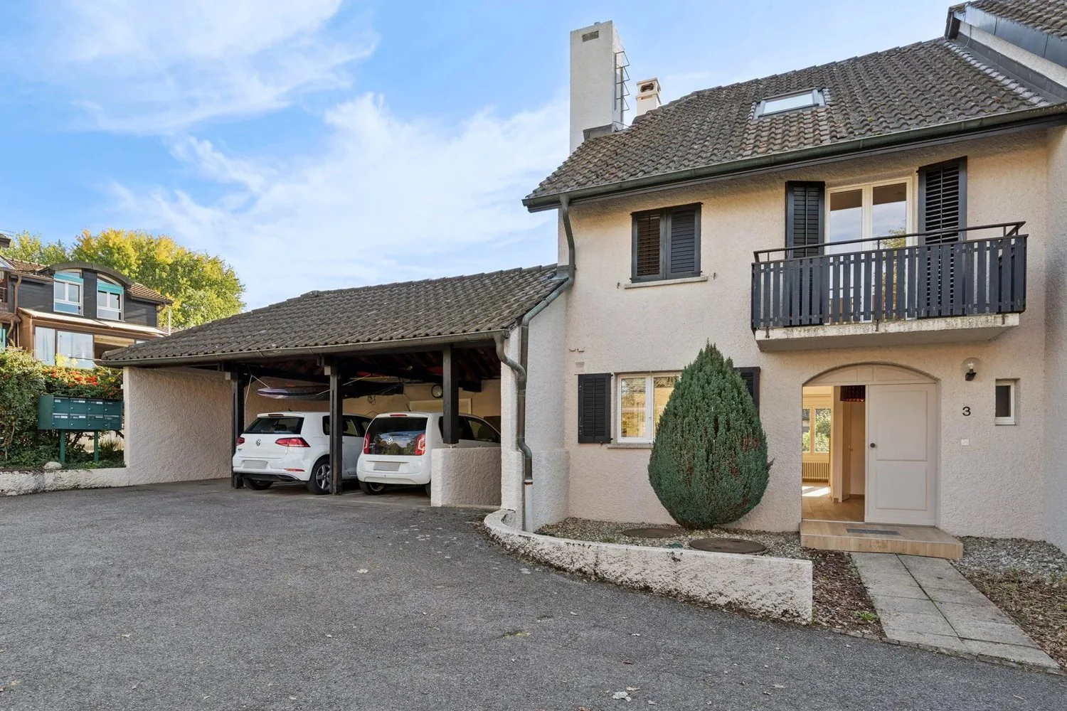 Exklusiv / Bezauberndes Einfamilienhaus mit First und Seeblick