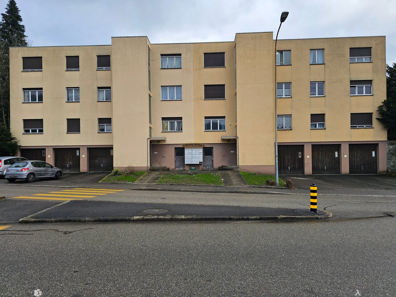 Cozy 2-room apartment on the ground floor in Biel!