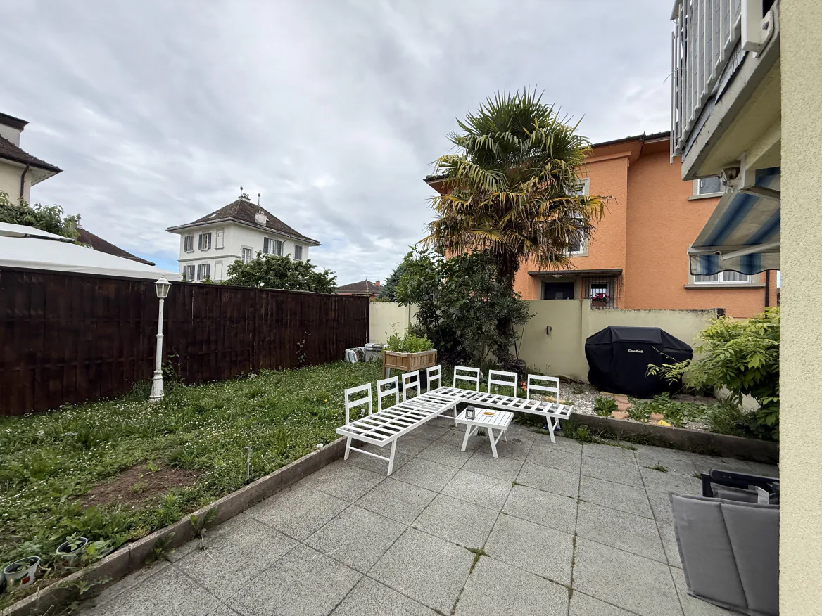 VILLA IN AFFITTO IN POSIZIONE IDEALE, A 5 MINUTI DA LOSANNA (CRISSIER)!