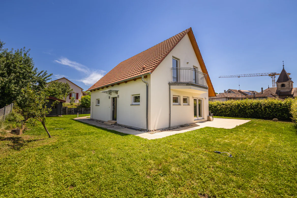 Villa individuale Minergie 5.5 locali a Bavois con giardino, terrazza e garage doppio