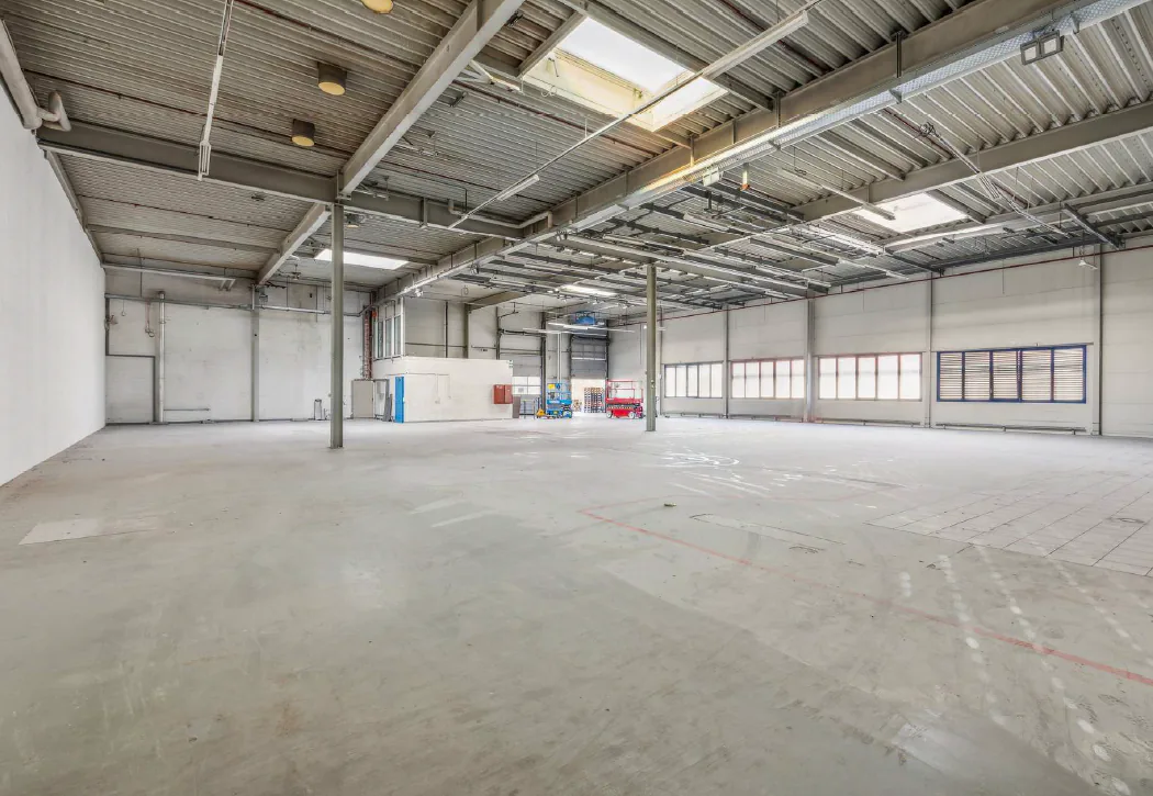 Location de locaux de stockage et commerciaux à La Chaux-de-Fonds (NE)