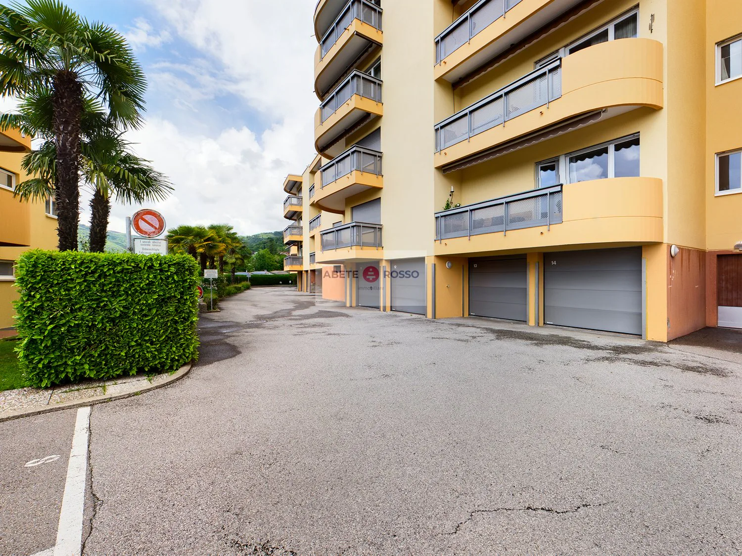 Appartement rénové: climatisation, quartier calme, résidence avec piscine, près de Lugano