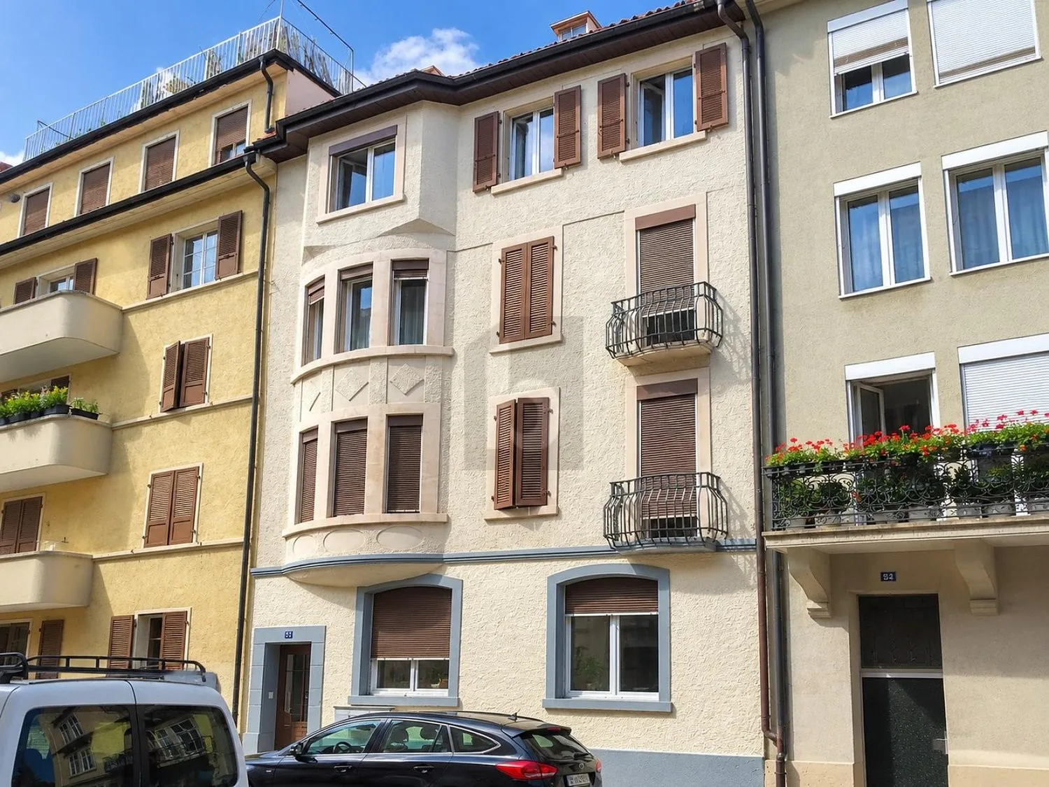 WOHNUNG MIT HELLEM WOHNBEREICH