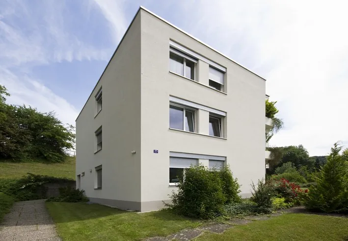 Charming 4.5-room apartment on the 1st floor with balcony