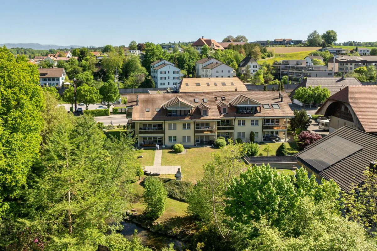 5.5-Zimmer-Wohnung in charmanten Mehrfamilienhaus direkt am Lyssbach