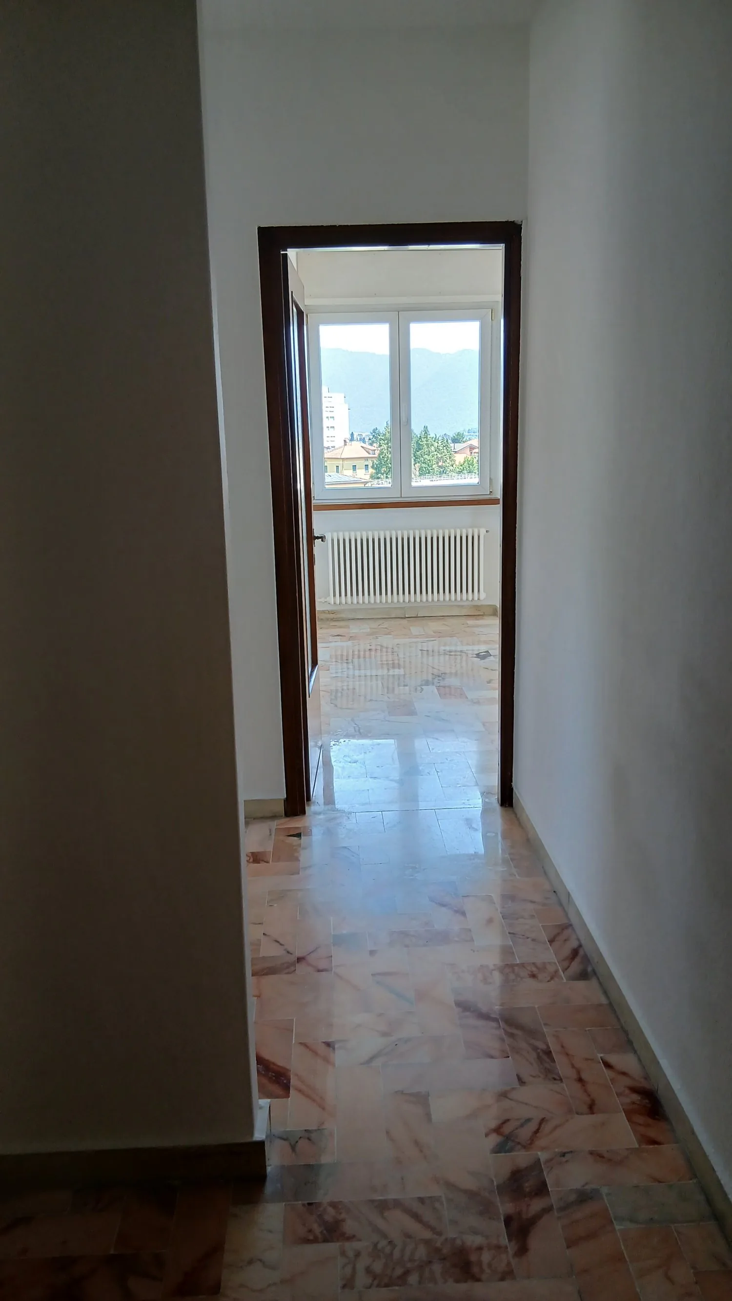 Wohnung mit 2.5 Zimmern im 5. und letzten Stock