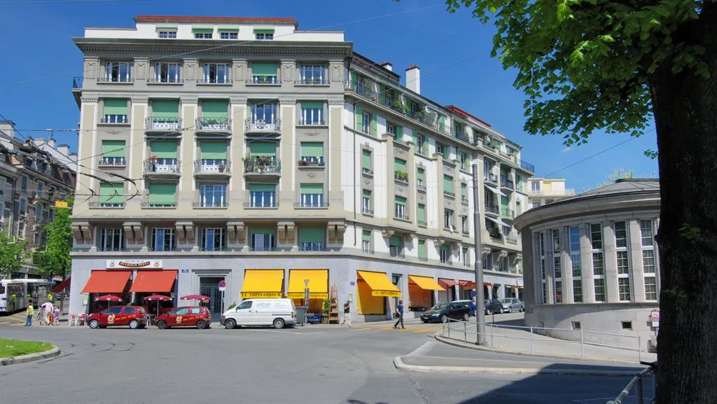 Beautiful apartment ideally located near the train station