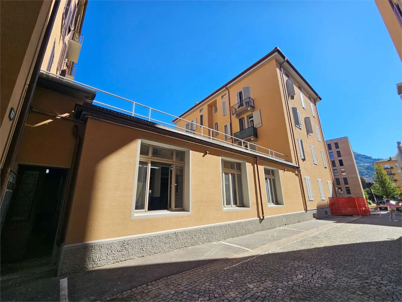 Lugano Center, Commercial space of 308 m² with offices and production area