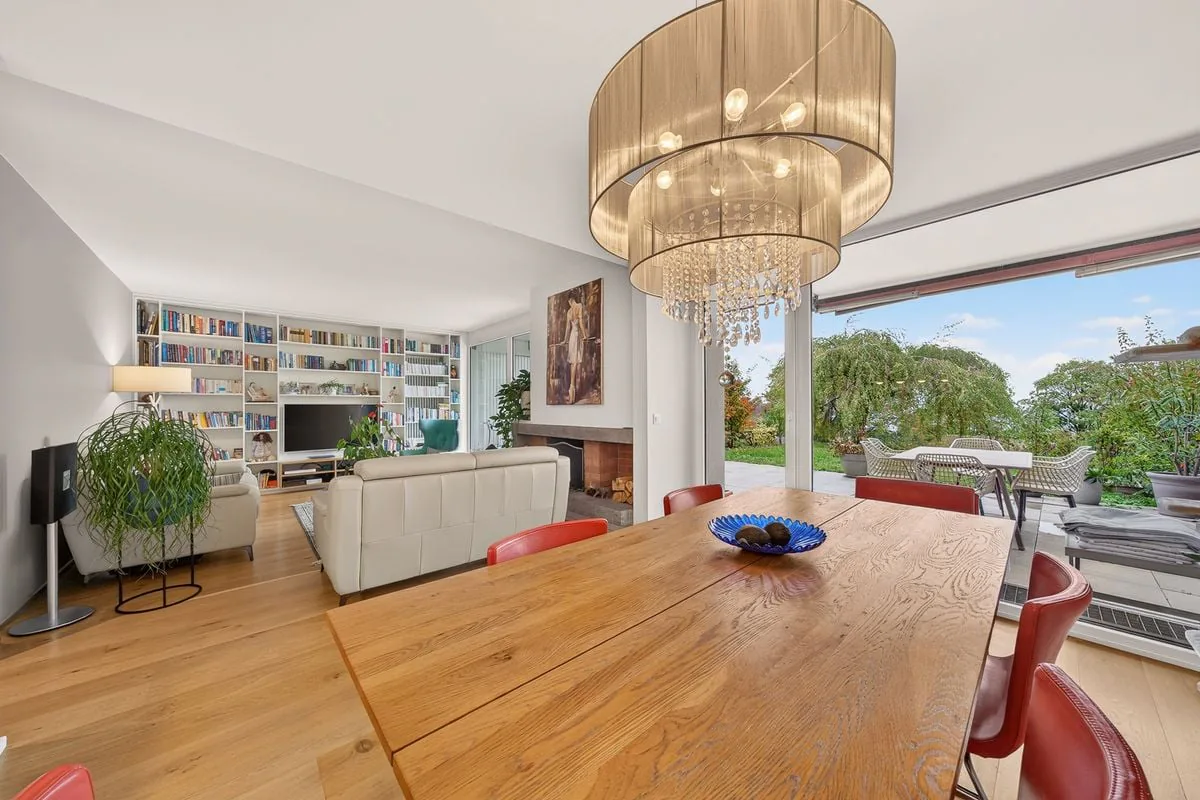 Seltenes Duplex mit 4.5 Zimmern: Villencharakter, Garten und Seeblick
