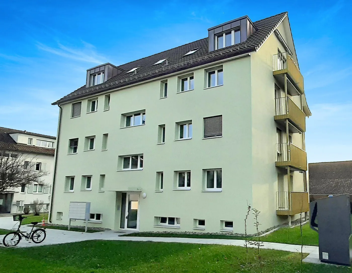 Attractive Bright Apartment with Beautiful View!