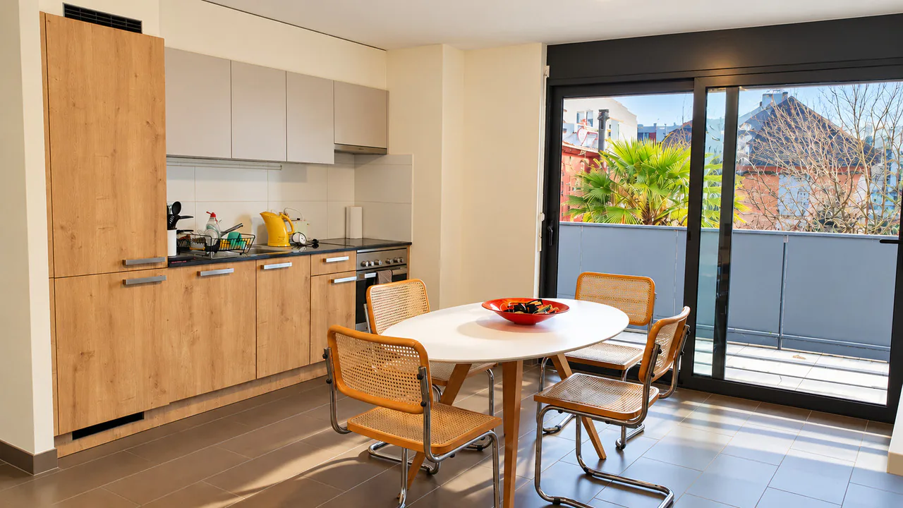 Modern 2-room apartment with balcony