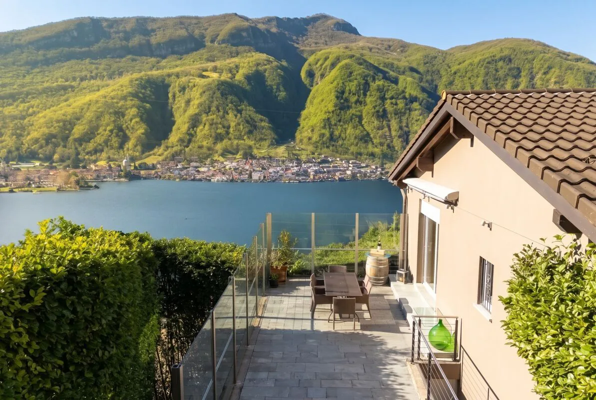 Maison exclusive en pleine nature avec Vue sur le lac à 180