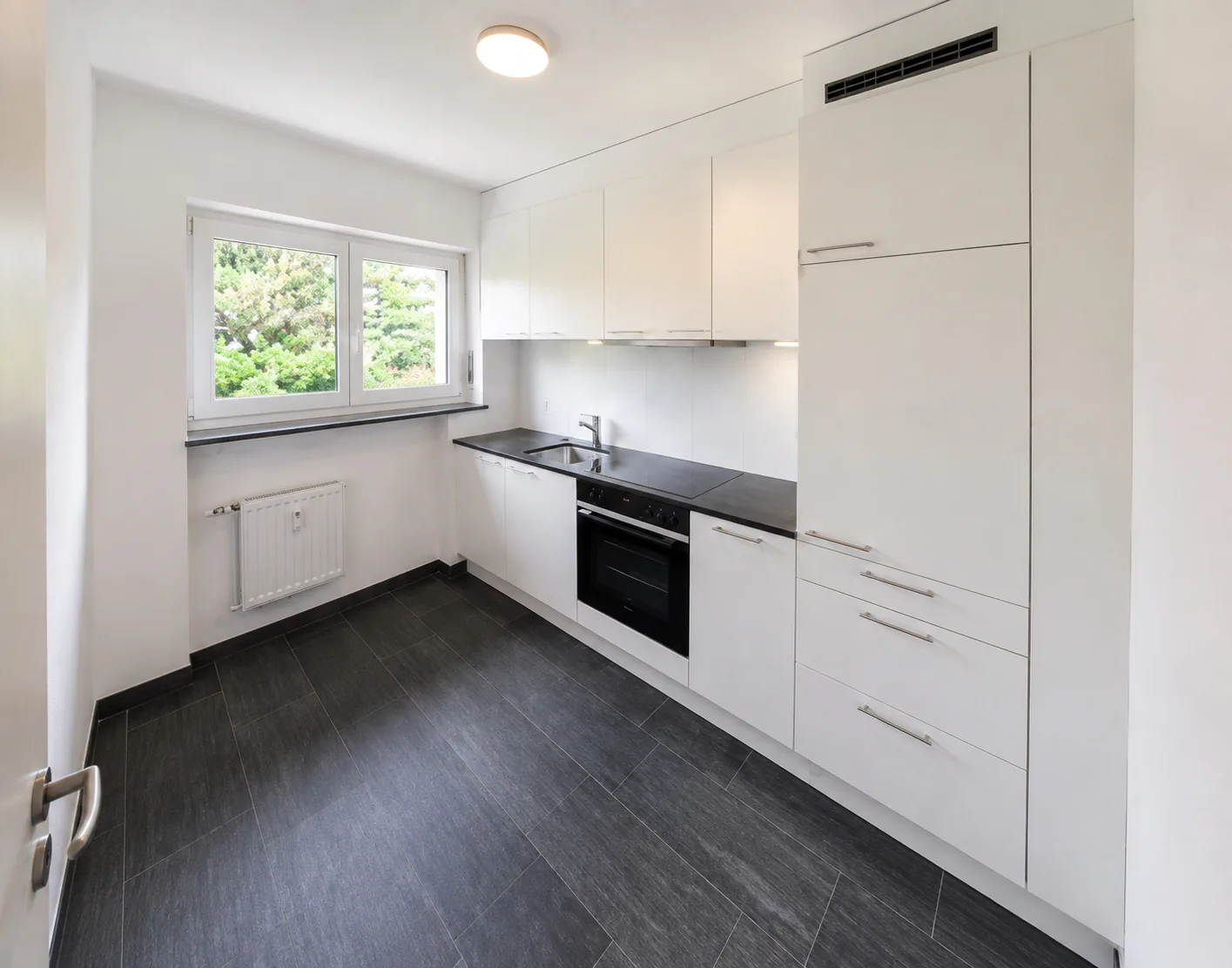 Appartement lumineux et spacieux de 4,5 pièces avec balcon ensoleillé à Granges