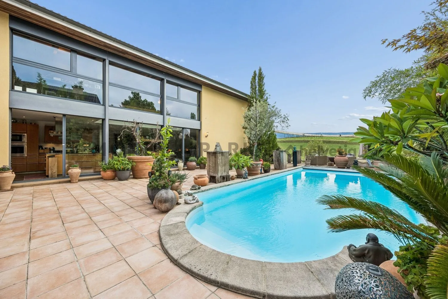 Prächtige Villa mit Pool und exklusiver Master-Suite