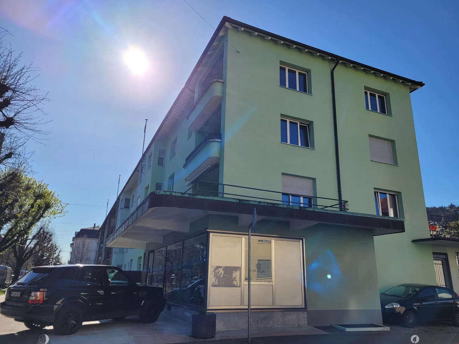 Appartamento di 3 locali luminoso con due balconi