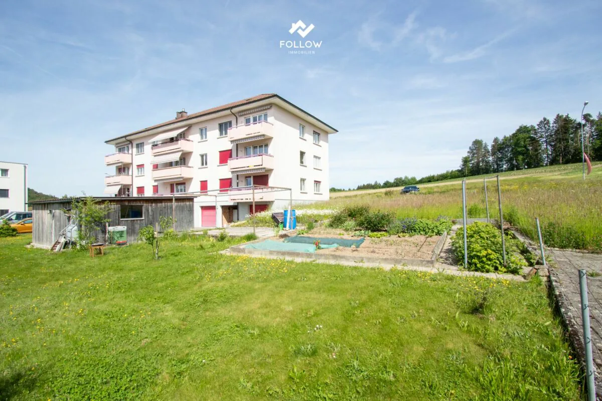 Immeuble locatif avec potentiel de développement et parcelle constructible supplémentaire à Heitenried