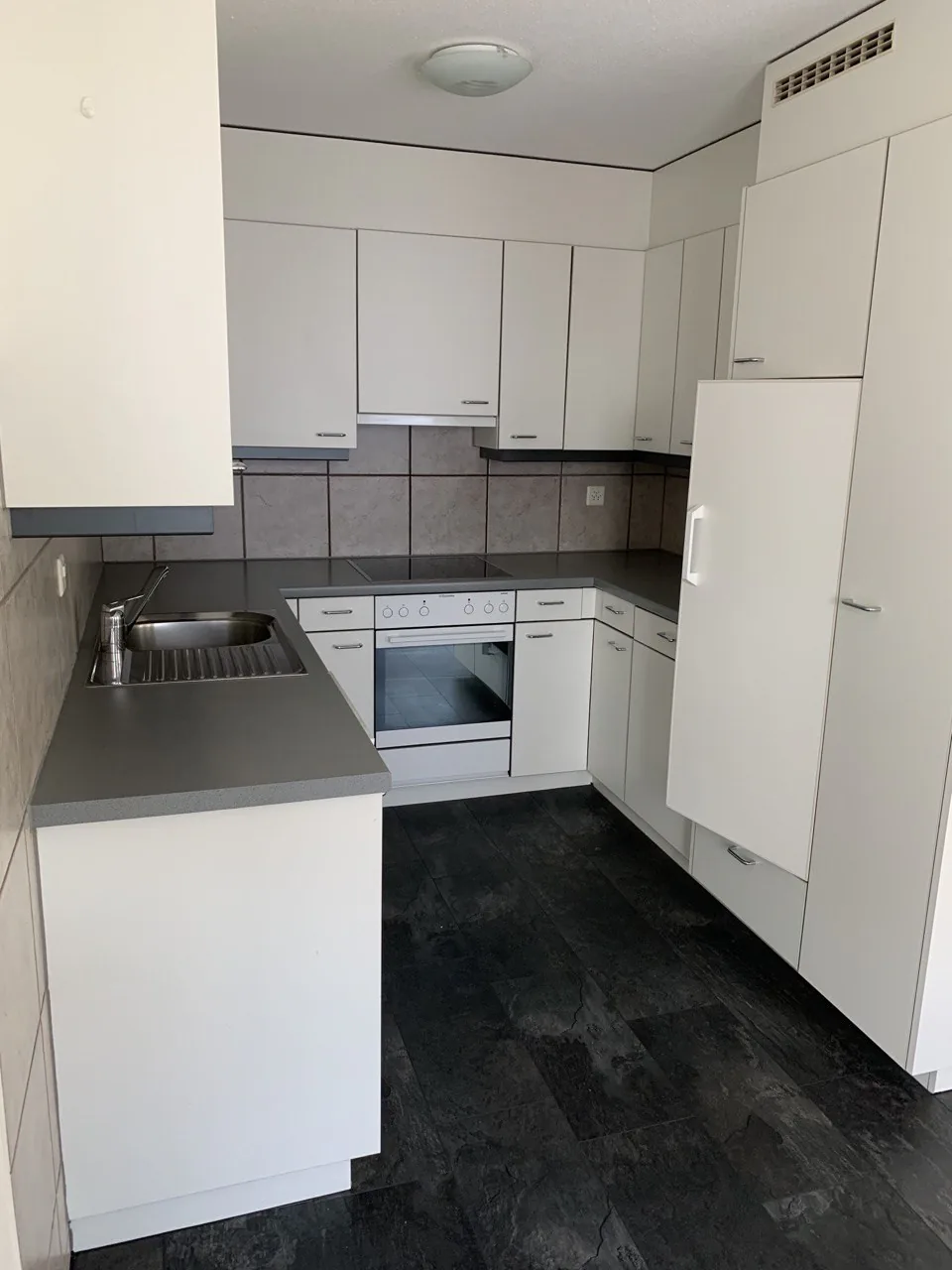 Appartement confortable 3 pièces avec balcon à Grenchen