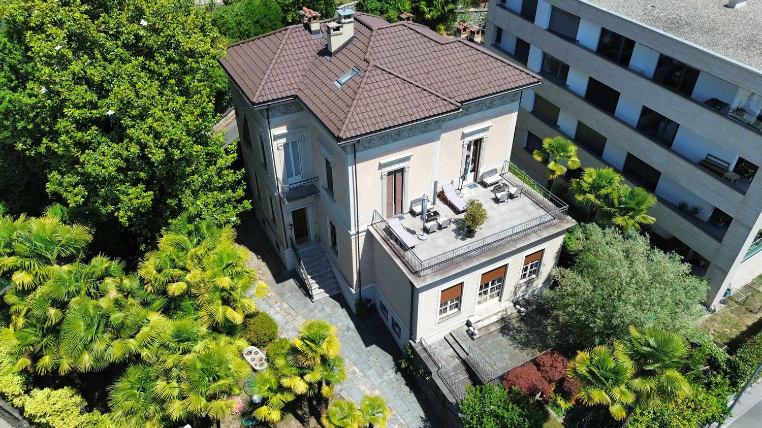 A historic jewel in the heart of Muralto's village center