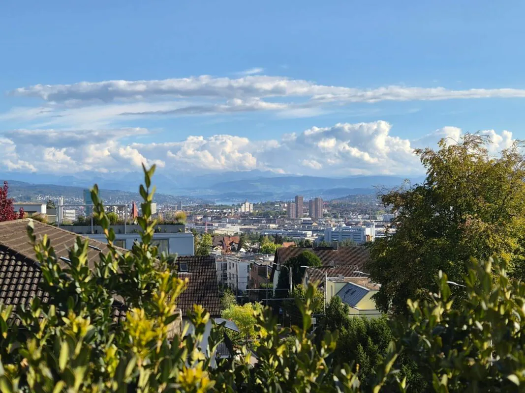 Appartamento attico 4½ locali sopra i tetti di Zürich Höngg