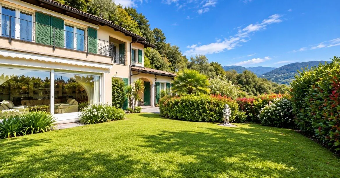 Villa in Pura mit 7,5 Zimmern, Seeblick und Innenpool